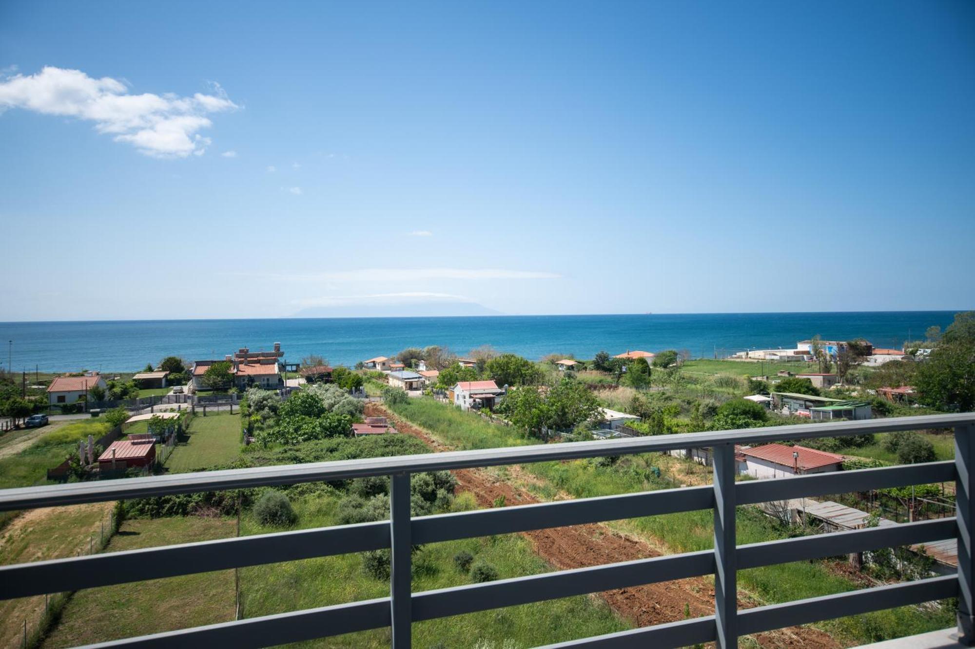 Relax Apartments Alexandroupoli Bagian luar foto